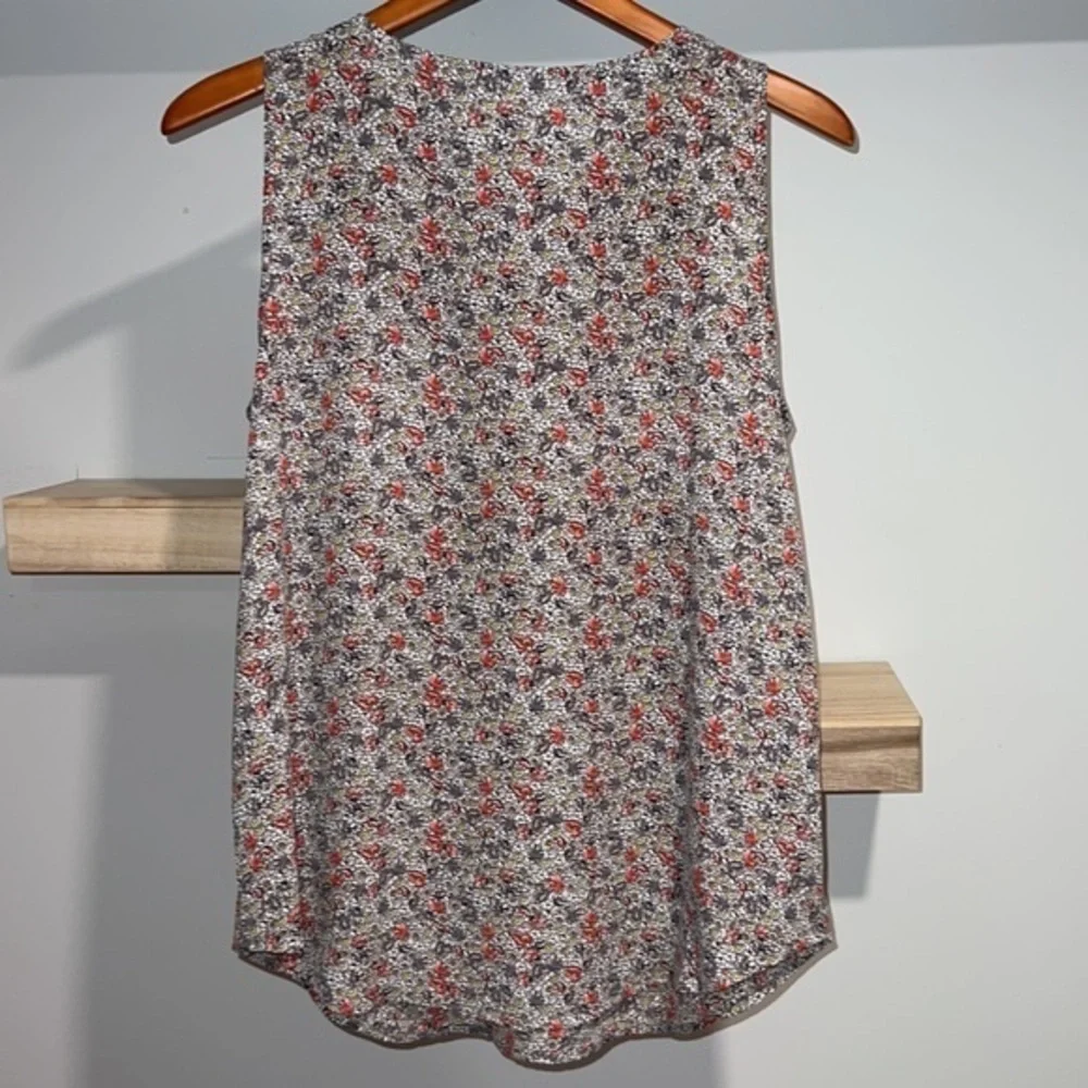 LOFT‎ flower tank top - Picture 3 of 3